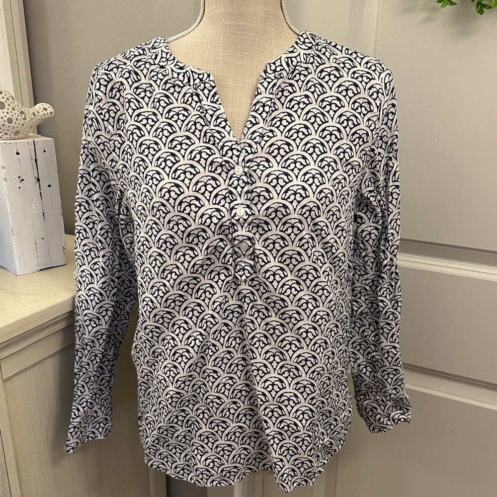 Talbots Size Medium Navy and White Patterned Top